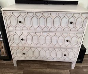 Textured Three-Drawer Dresser ( High quality )