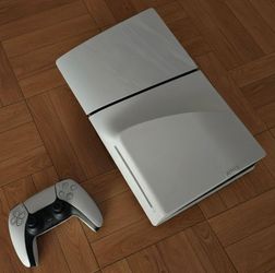PS5 Slim w/ disc drive