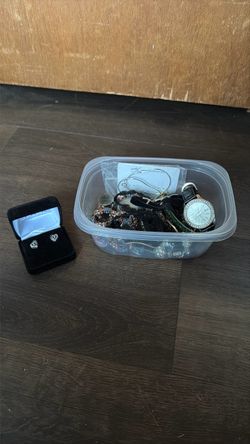 Random jewelry/ earrings