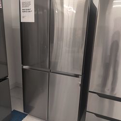 New Samsung
Bespoke 23 cu. ft. Counter Depth 4-Door Flex French Door Refrigerator in Stainless Steel