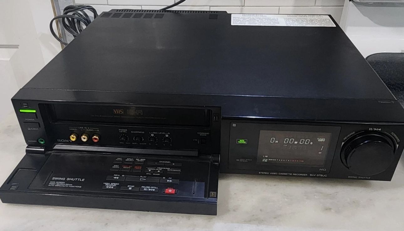 Sony SLV-575UC High Model VHS VCR For Parts Or Repair