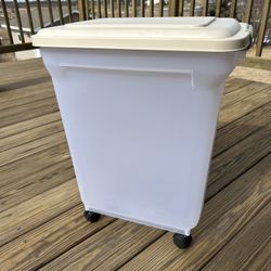 IRIS Rolling storage container