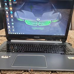 Laptop Toshiba I3/ Windows 10 Pro / Good Condition/ Runs Great/ Various Programs Installed/ ⭐️ Replace Battery⭐️
