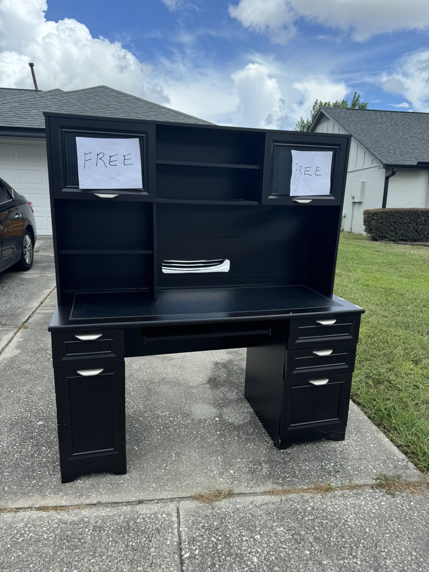 FREE wooden Desk