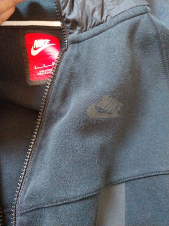 Windbreaker Tech