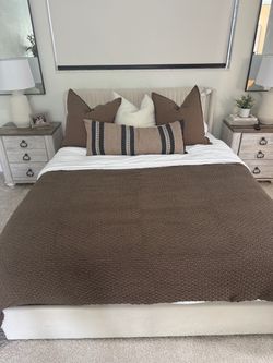 Queen bed