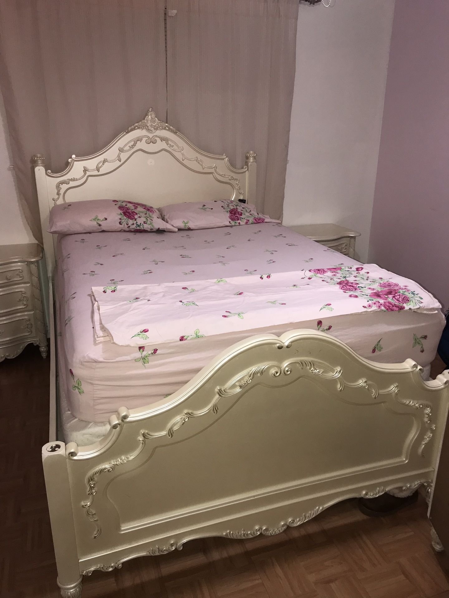 Bedroom set