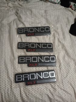 Bronco XLT Emblem