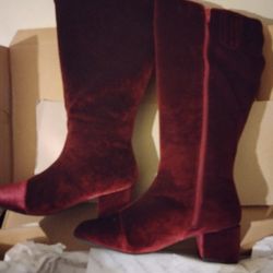 Size 7.5 Women Heel Boots 