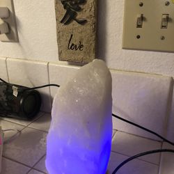 Himalayan Salt Lamp Changes 5 Colors 
