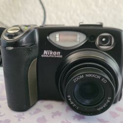 Nikon COOLPIX E5400 5.1MP Digital Camera