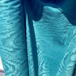 GORGEOUS FABRIC, High-Quality And Heavy Duty