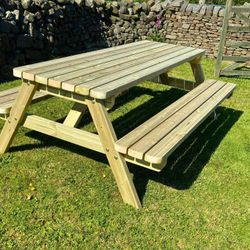 Picnic Table 