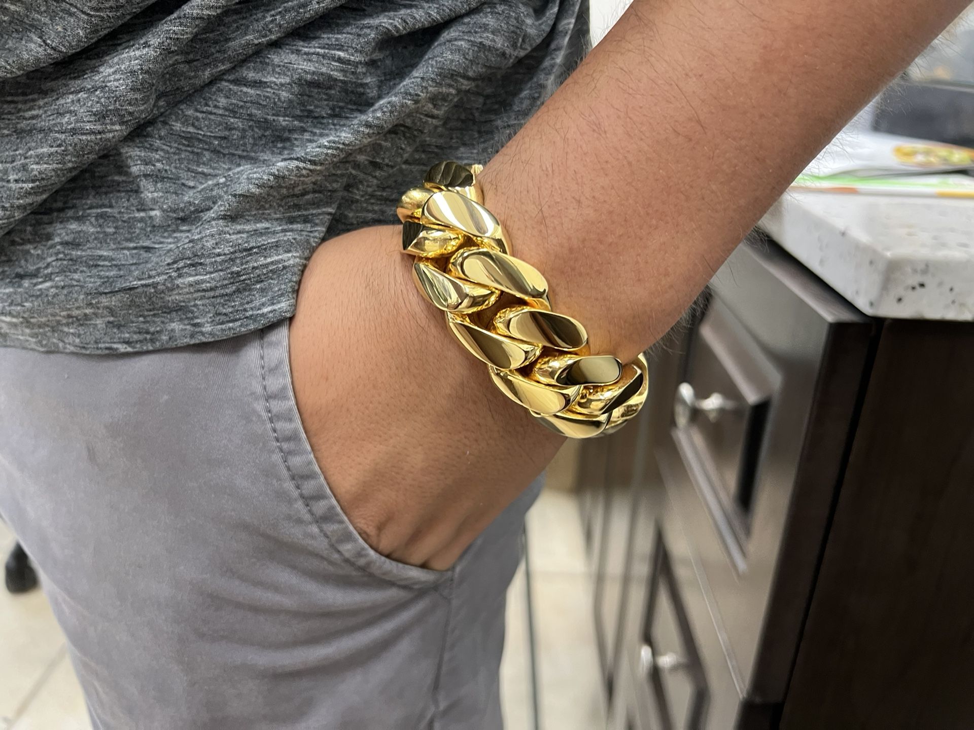 Louis Vuitton Charm Bracelet for Sale in Hialeah, FL - OfferUp