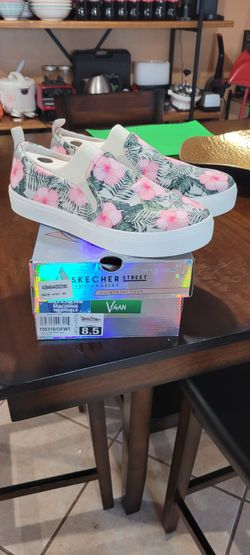 Brand New Skechers Tropical Slip-On Sneakers (Size 8.5)