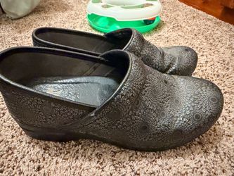 Dansko. Size 40