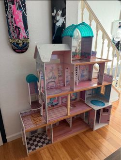 $30 GIANT dollhouse