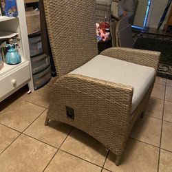 Reclinable Chair / Cilla Reclinable