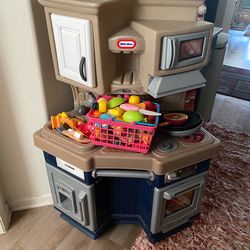 Children’s Play Kitchen