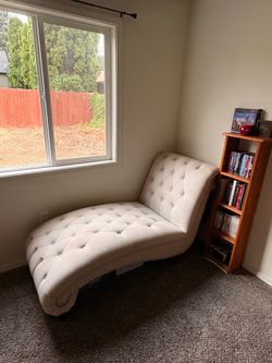 Tufted Chaise Lounge Chair