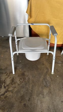 Bed side commode