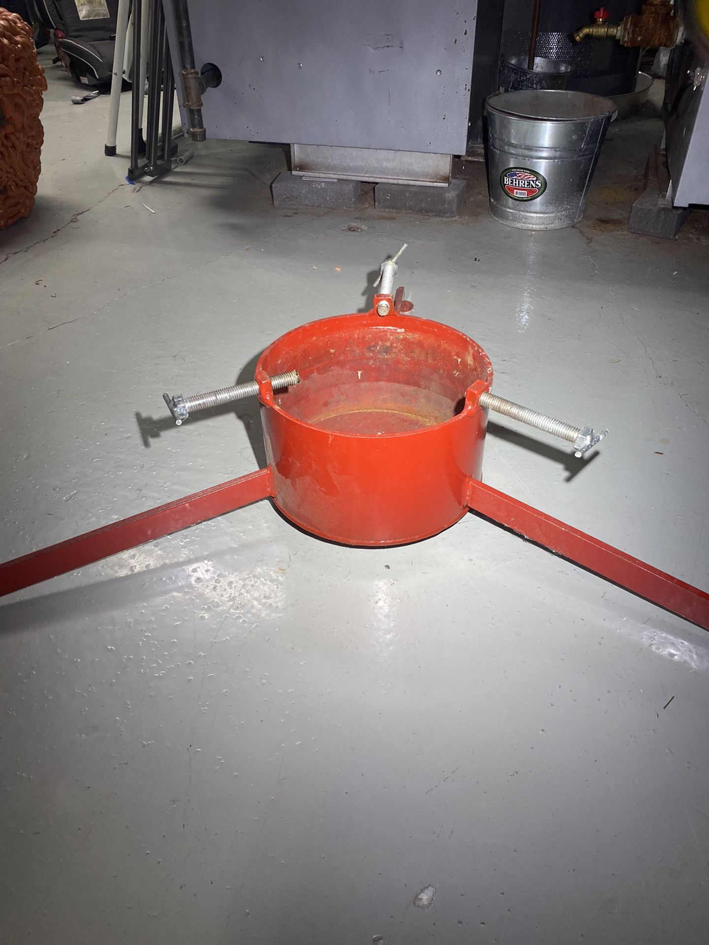 Bowling’s 10XTS Steel Christmas Tree Stand