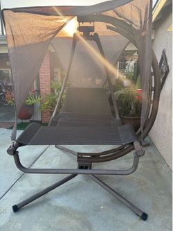 Outdoor shaded lounger for 2