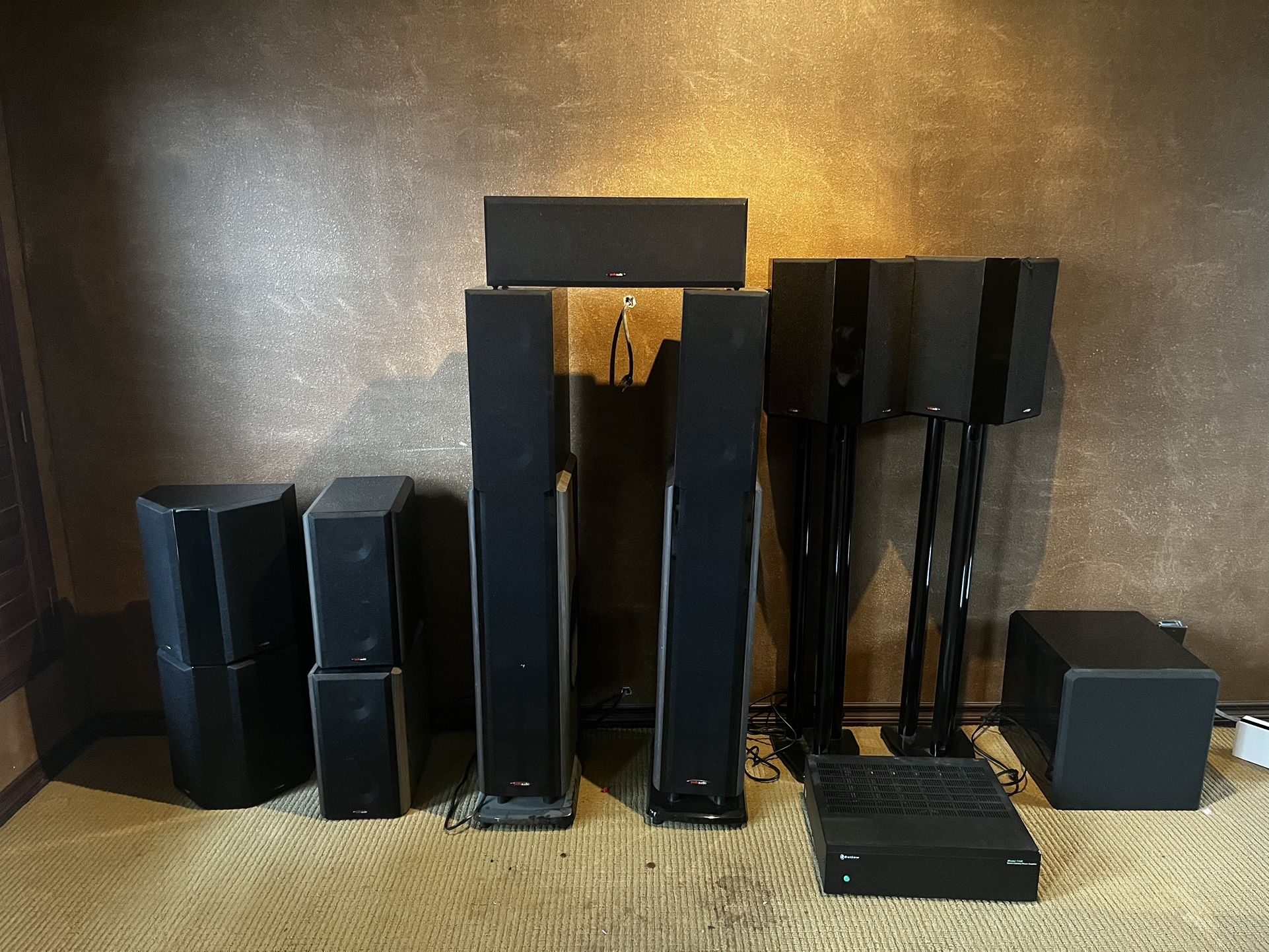 Polk Audio LSi Gloss Black Speakers