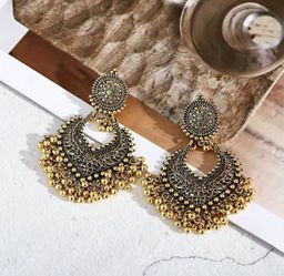 New Unworn Faux Gold Drop Earrings