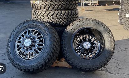 Dually wheels 20” 8x6.5