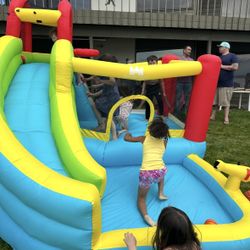 Bouncy house 