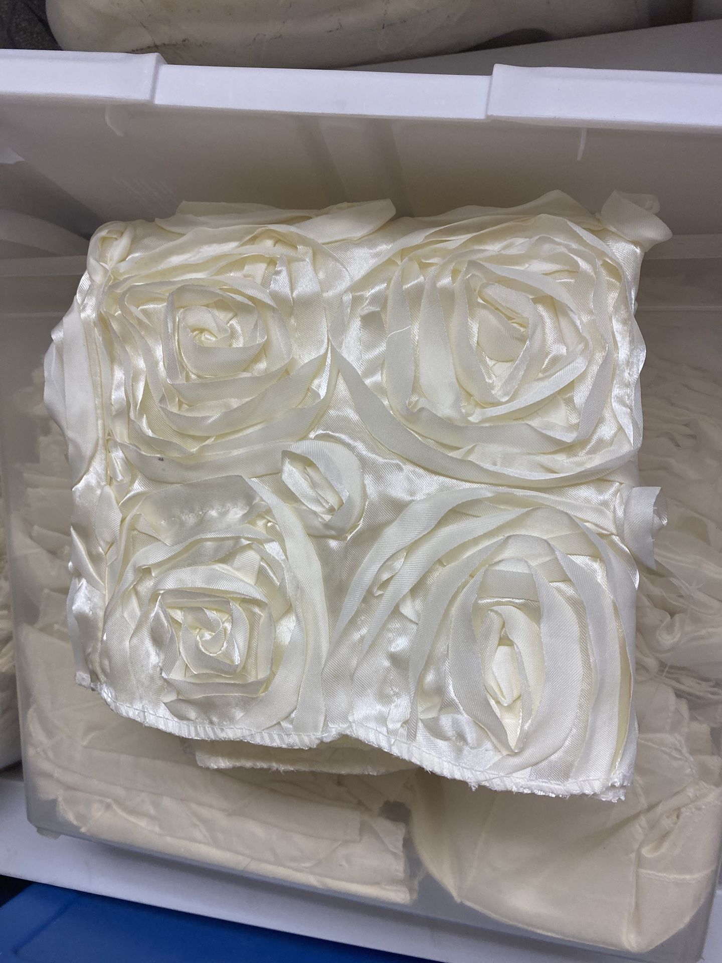 Cream Rosette Chair Caps 200 Pieces