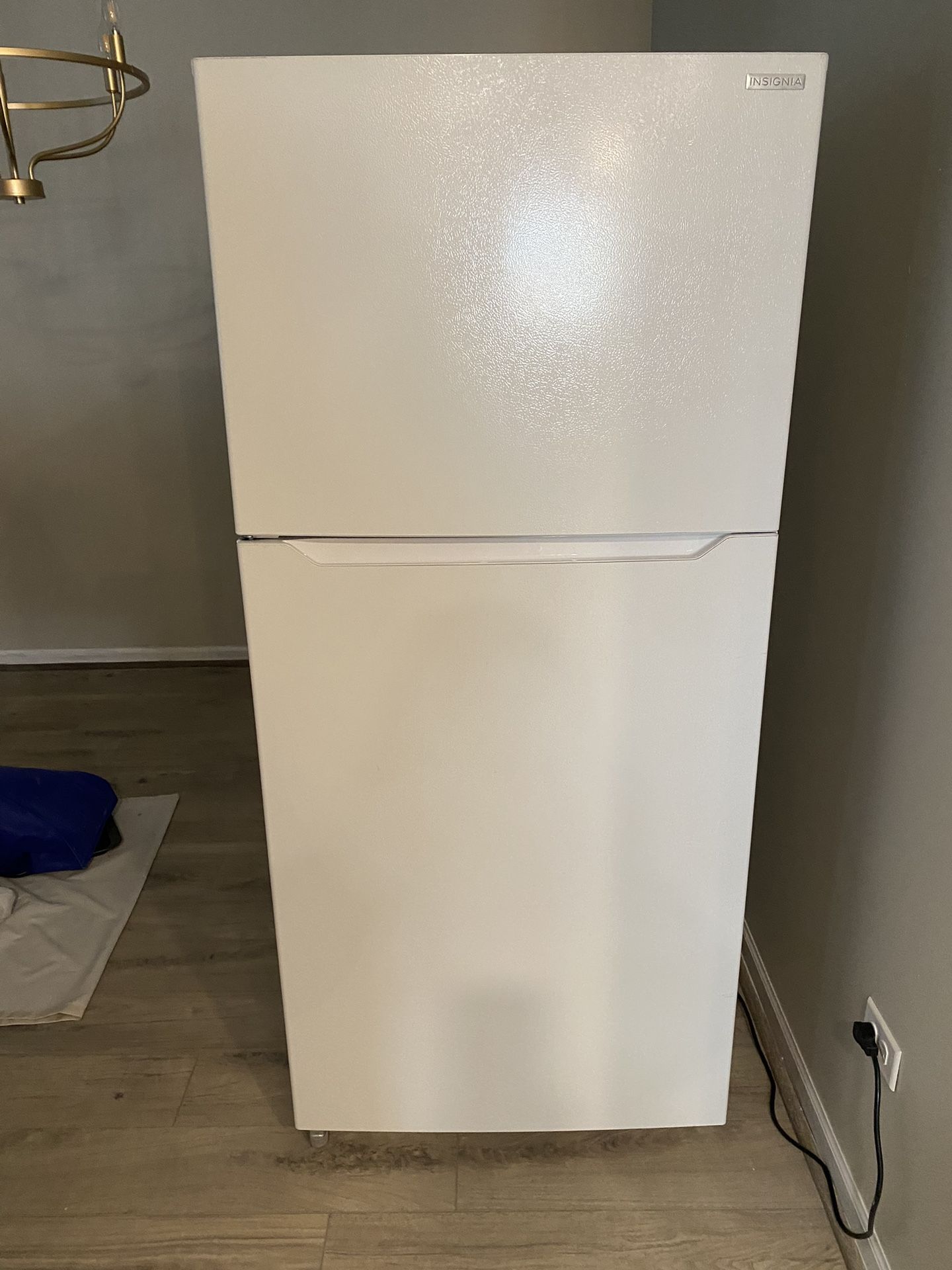 Refrigerator 