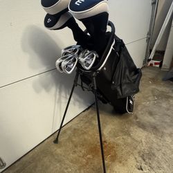 Universal Golf Clubs 
