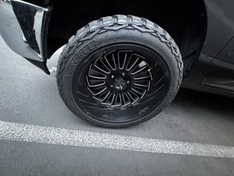 ARKON 22x12 W/ 33x12.5 Tires