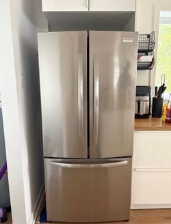 FRIGIDAIRE Refrigerator