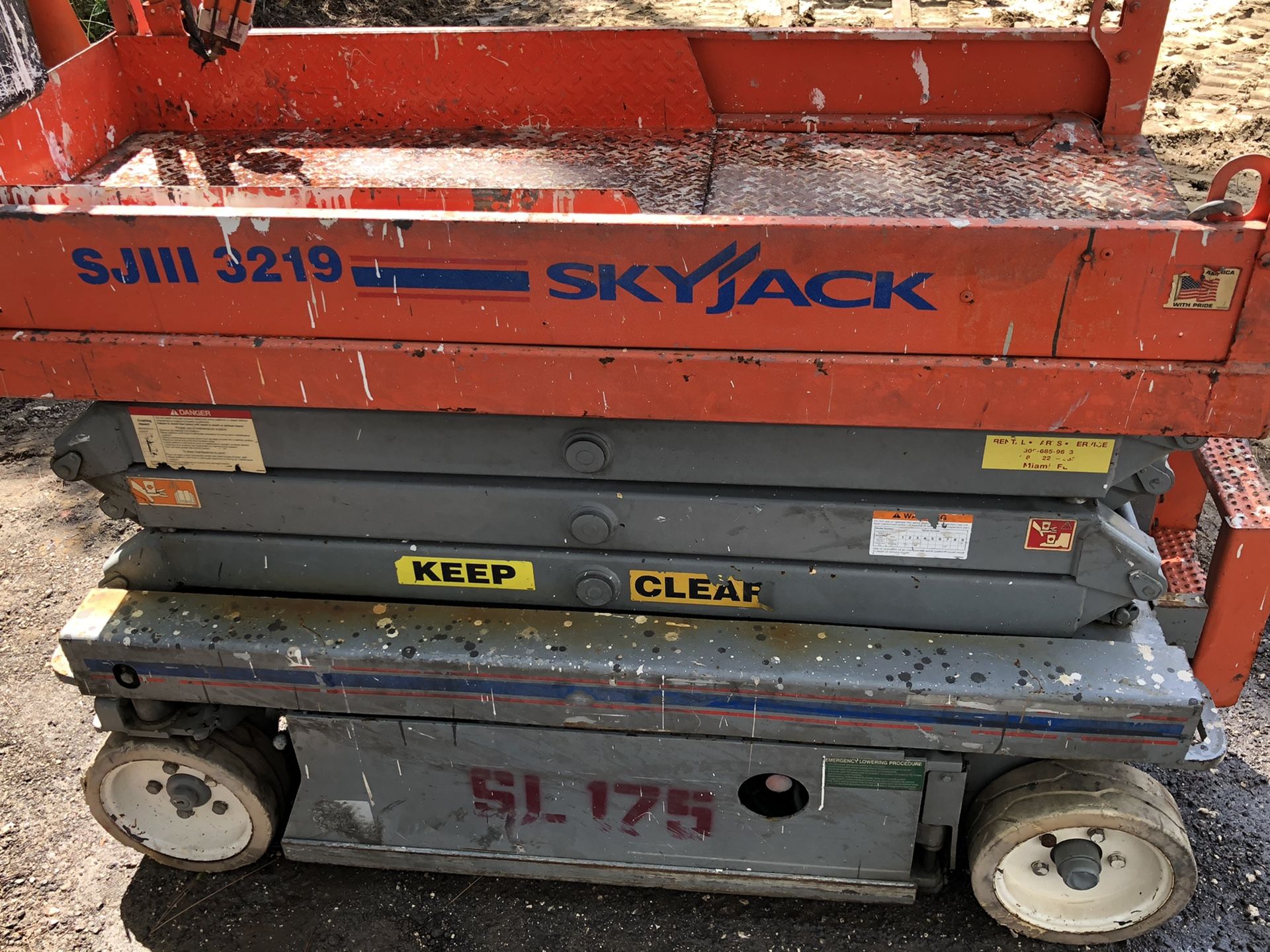 2006 Skyjack 3219 (Brand New Batteries) for Sale in Clermont, FL OfferUp