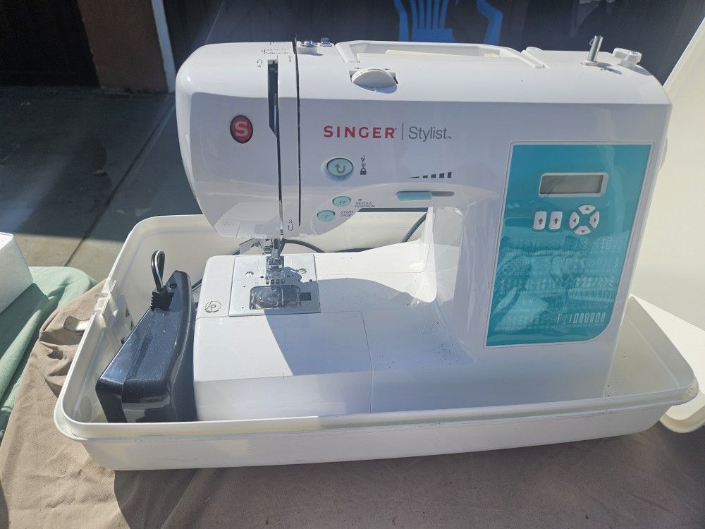 Singer Sewing Machine