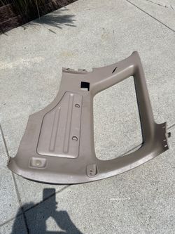 2001 Toyota forerunner SR5, 4 x 4 rear interior side panels