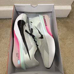 ZOOM VAPORFLY NEXT% 4 Size 15