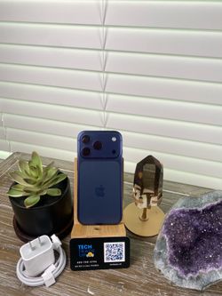 iPhone 17 Pro 256 GB Deep Blue Cricket Good Condition