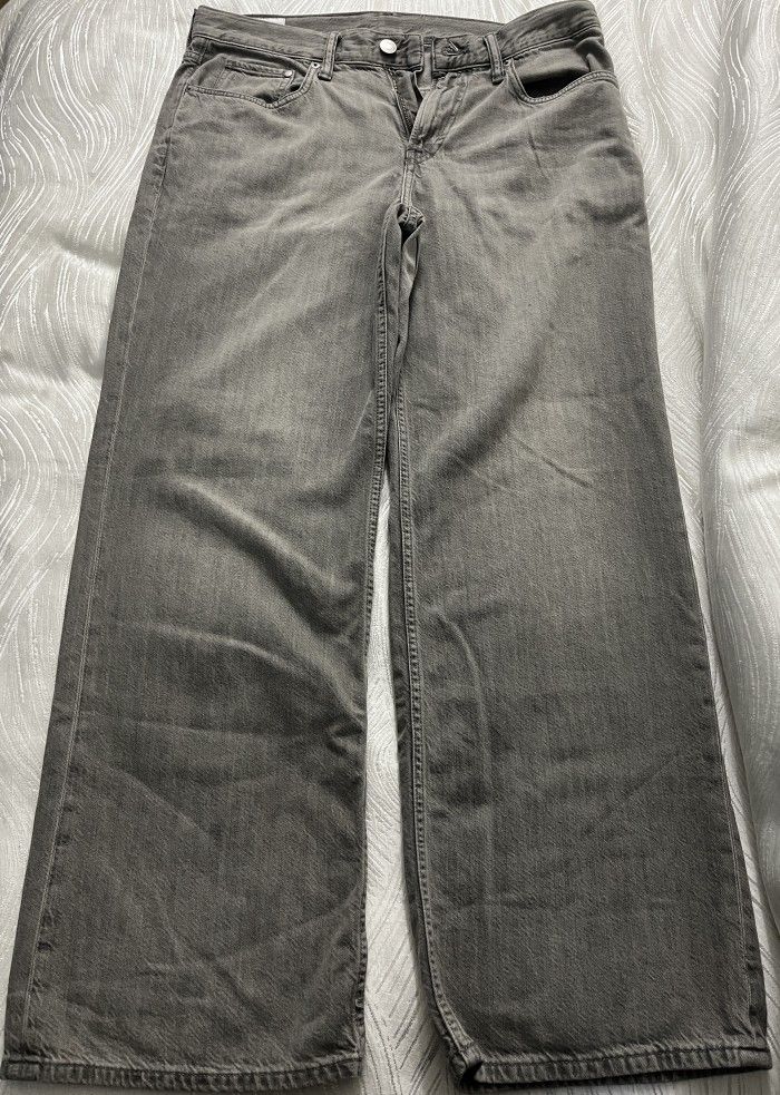 H&M Straight Loose Lightweight Jeans
