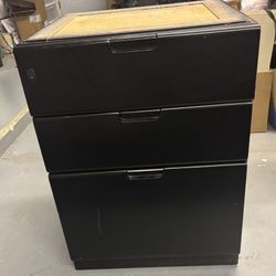 Legal Size File Cabinet/Drawers 