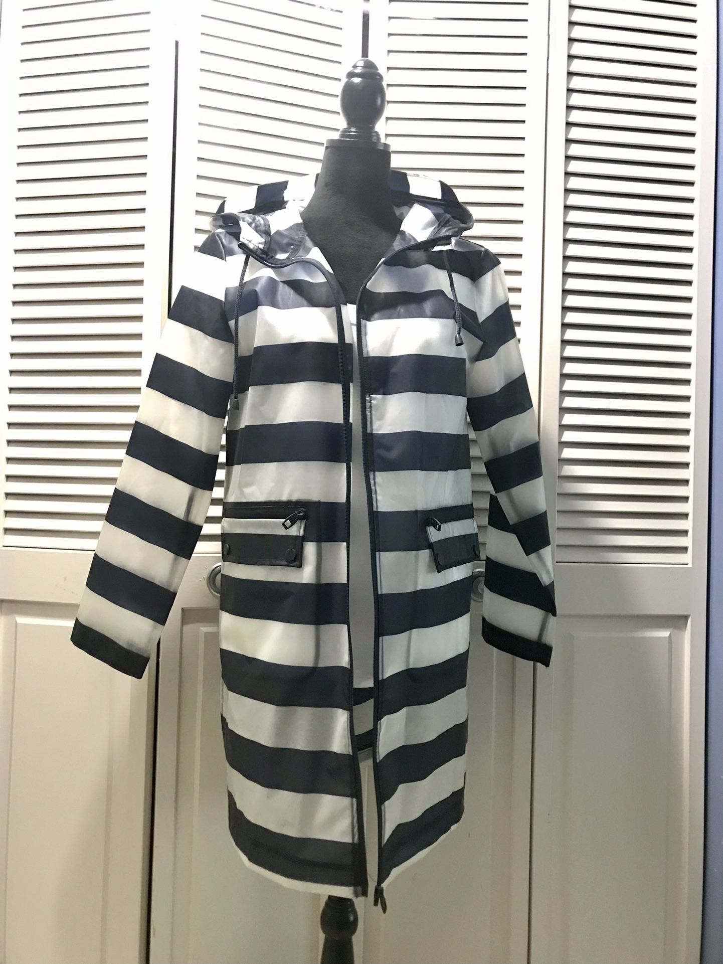 ZARA, OUTERWEAR. RAINCOAT ,SIZE S