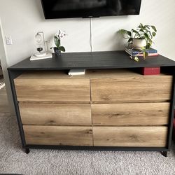 6 Drawer Dresser - Excellent Condition