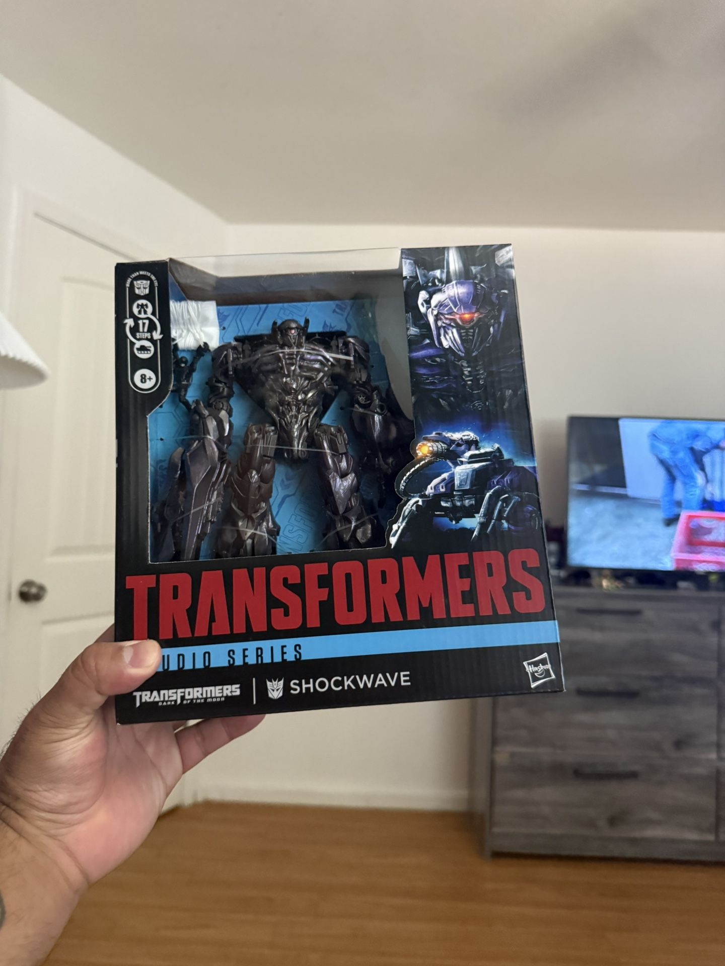 TRANSFORMERS STUDIO SERIES SHOCKWAVE