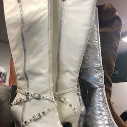 Gorgeous White Boots/ Size 9/ New/ $35 Cash Only