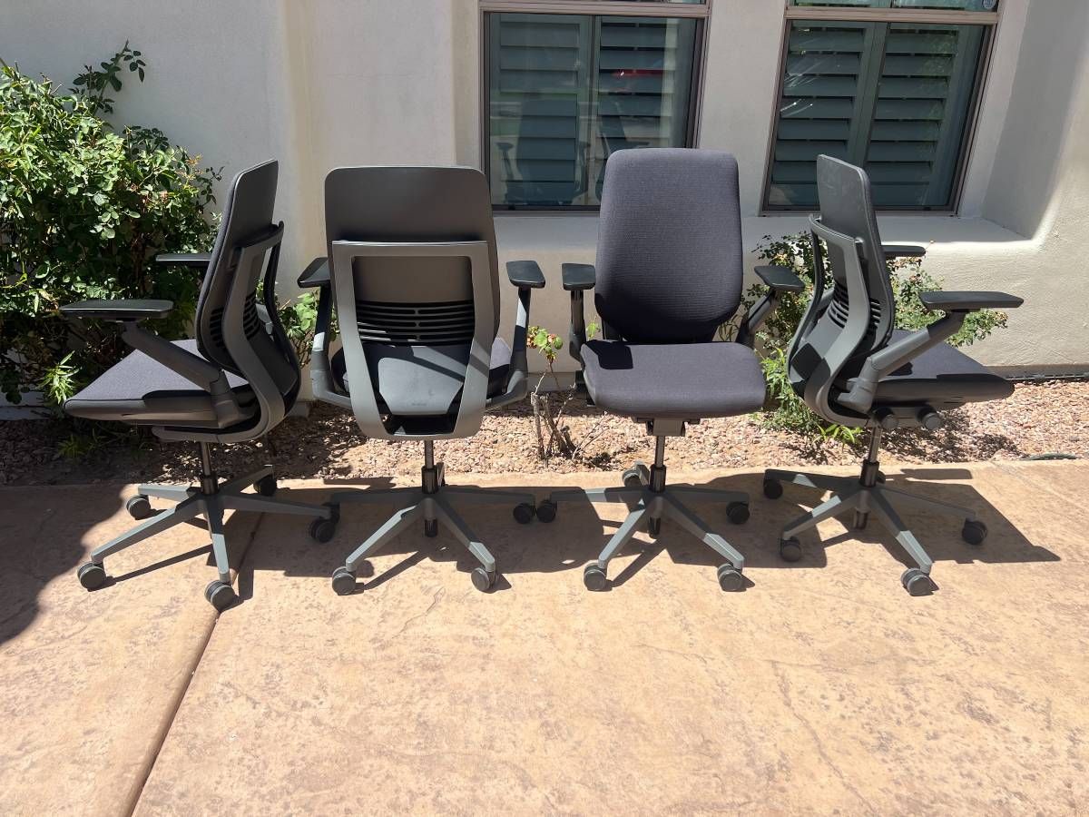 LIKE NEW Steelcase Gesture High End Top Rated Office Chair!