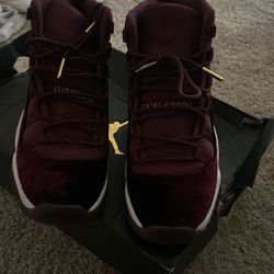 Burgundy Suede Jordan’s Size 6.5 In Boys