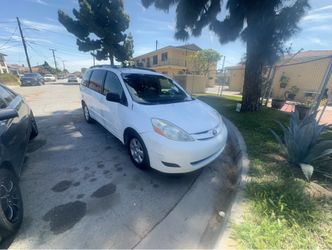2008 Toyota Sienna - clean title - 160k miles - runs great!